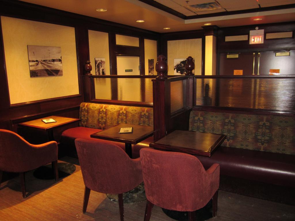Woodlands Inn & Suites Fort Nelson Kültér fotó