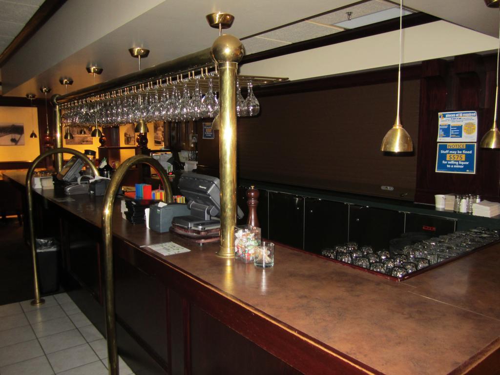 Woodlands Inn & Suites Fort Nelson Kültér fotó