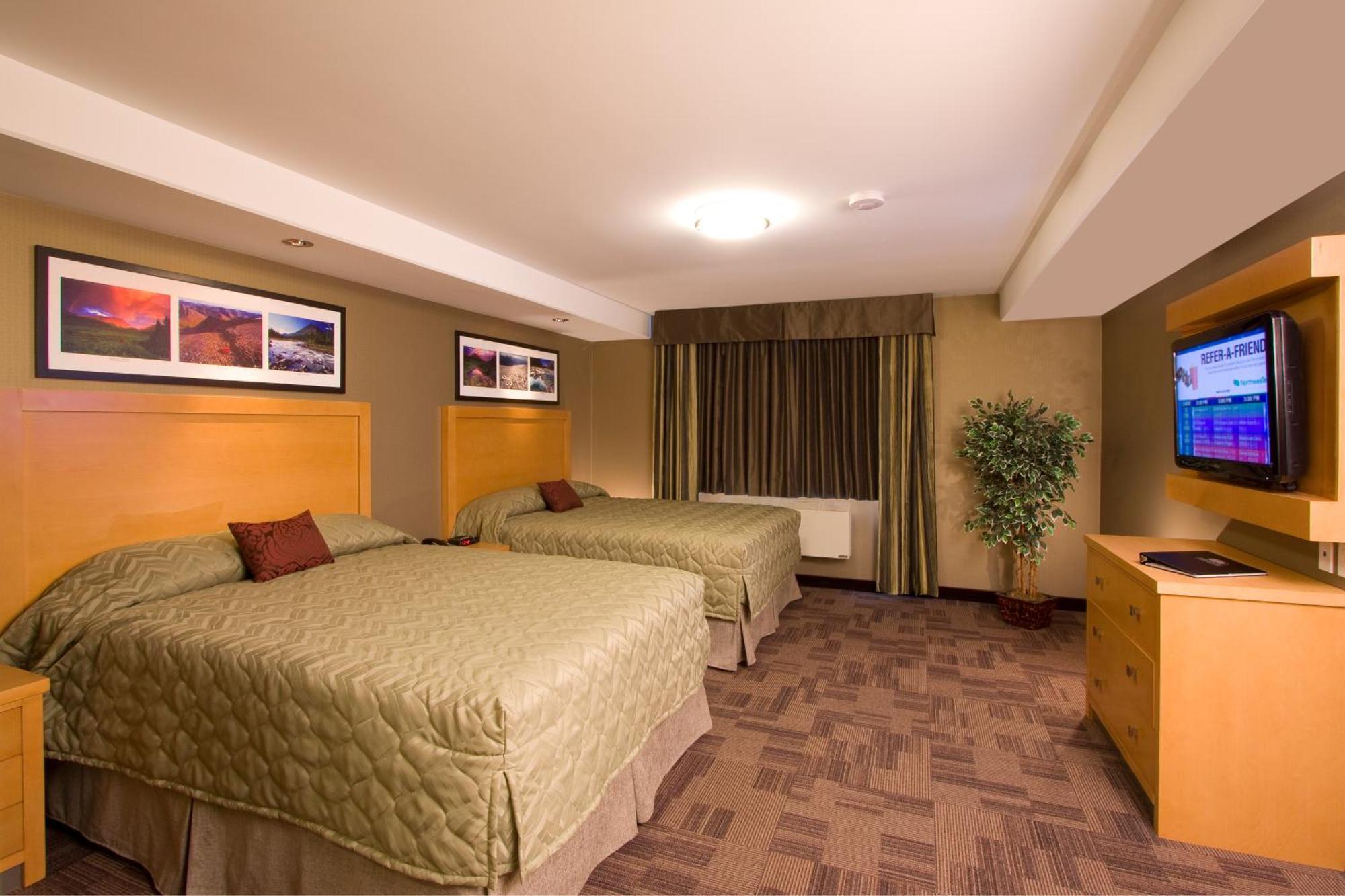 Woodlands Inn & Suites Fort Nelson Kültér fotó