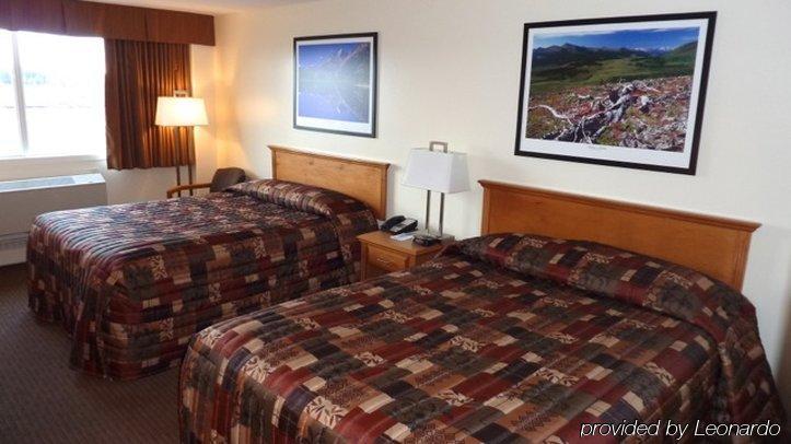 Woodlands Inn & Suites Fort Nelson Kültér fotó