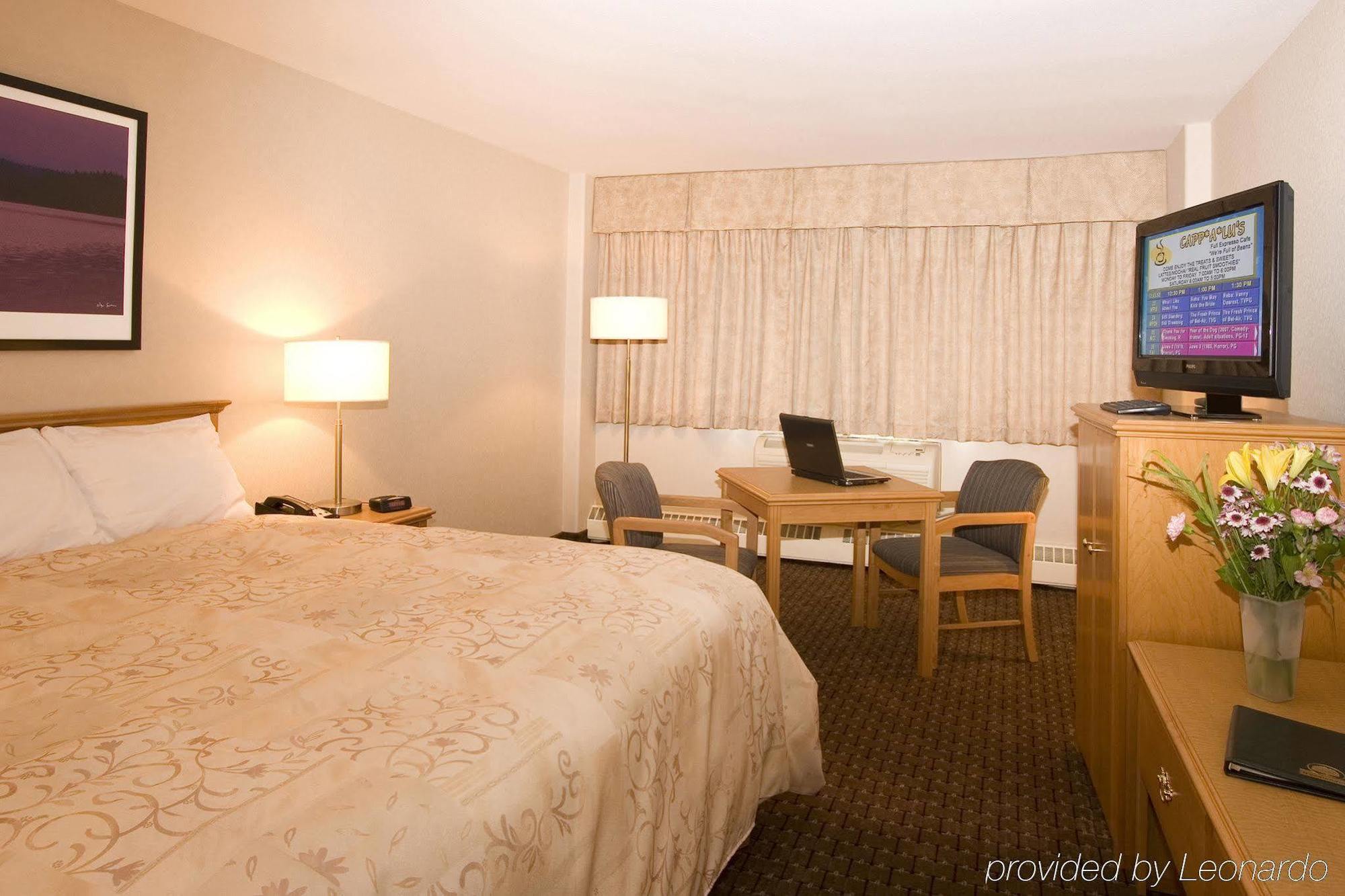 Woodlands Inn & Suites Fort Nelson Kültér fotó