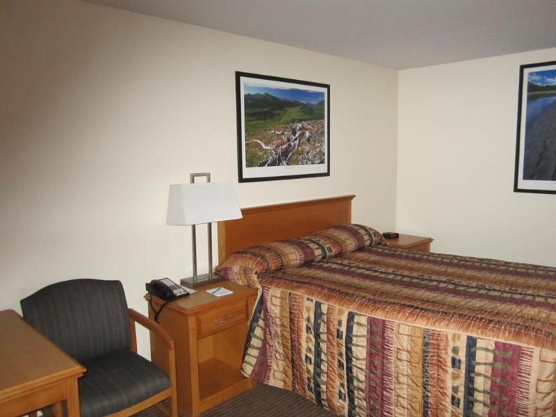 Woodlands Inn & Suites Fort Nelson Kültér fotó