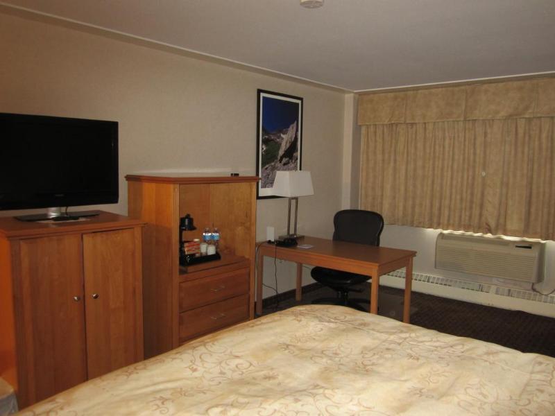 Woodlands Inn & Suites Fort Nelson Kültér fotó
